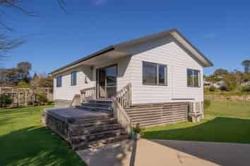 30 Captain Cook Road, Cooks Beach