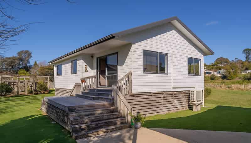 30 Captain Cook Road, Cooks Beach