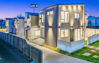 2/59 Howe Street, Howick