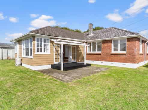70A Bairds Road, Otara