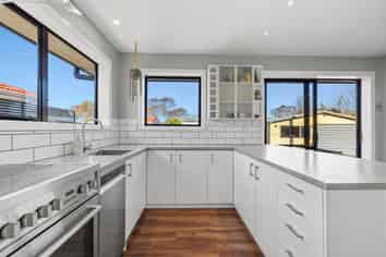 26 Rowses Road, Aranui