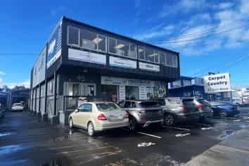 215M² REFURBISHED SHOWROOM/RETAIL
