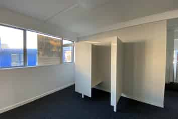 215M² REFURBISHED SHOWROOM/RETAIL
