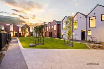 4/13 Donald Place, Merivale