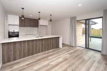 13 Weaver Street, Woodend