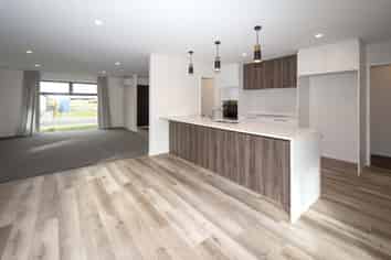 13 Weaver Street, Woodend
