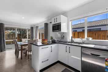 20 Lisa Place, Brookfield