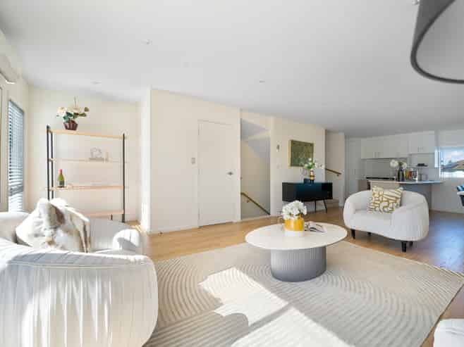 81 Bordeaux Parade, Te Atatu South
