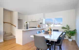 81 Bordeaux Parade, Te Atatu South