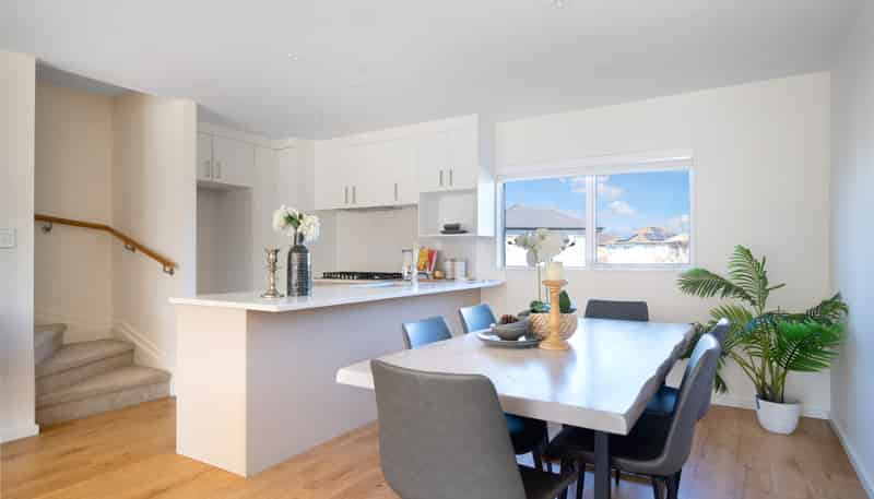 81 Bordeaux Parade, Te Atatu South