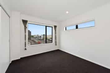 1/1 Vialou Street, Hamilton Central