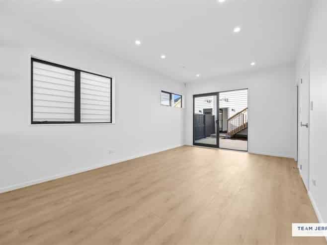 30 Whare Kauri Road, Papakura
