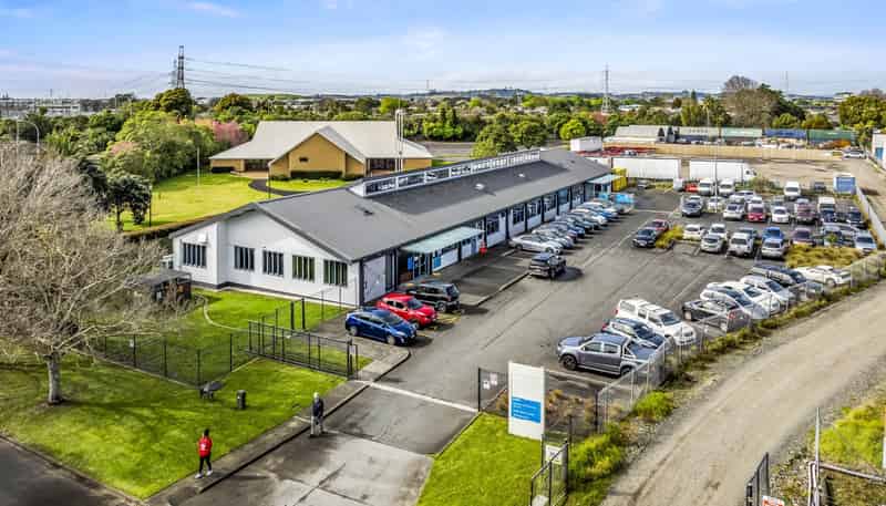 25 Bairds Road, Otara