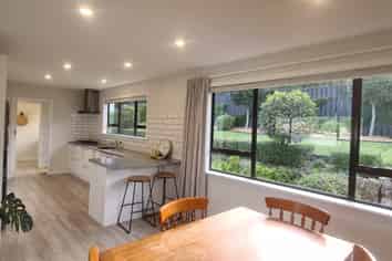 64 St Johns Terrace, Tawa