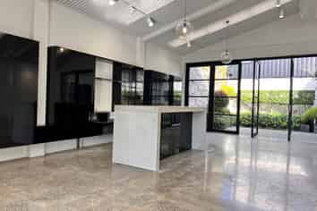 PREMIUM STANDALONE SHOWROOM / OFFICE
