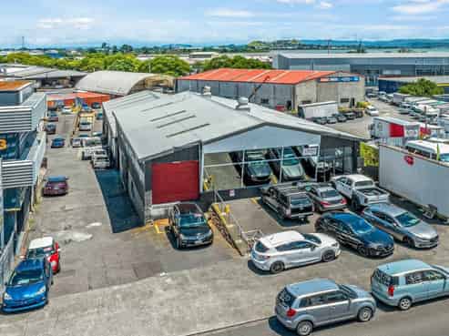 Road front on Great South Road – 410sqm