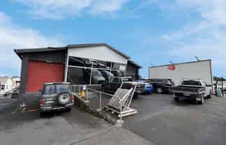 Road front on Great South Road – 410sqm