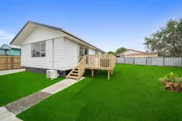 1/12 Kennington Drive, Clendon Park