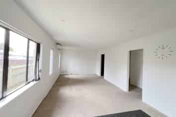 196 Robertson Road , Mangere East