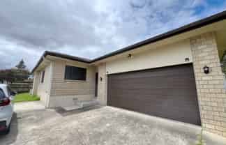 196 Robertson Road , Mangere East