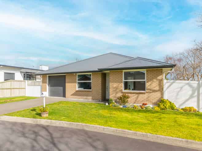27 Parata Street, Waikanae