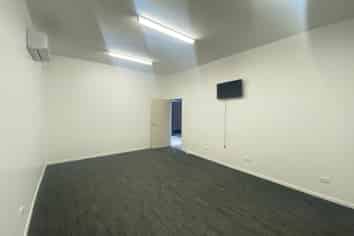 Warehouse Next to Bunnings Lyall Bay 