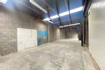 Warehouse Next to Bunnings Lyall Bay 
