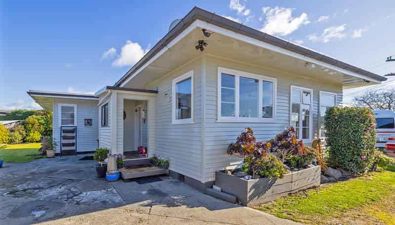 28 Oxford Street, Martinborough