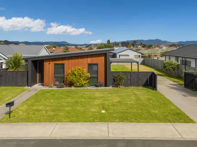 15 Palm Drive, Whitianga