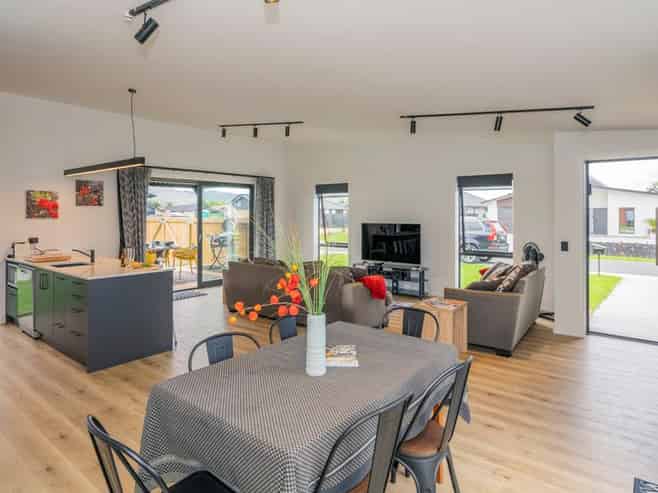 15 Palm Drive, Whitianga