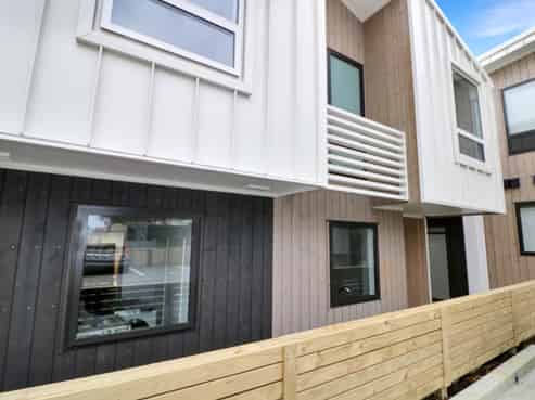 7/50 Friend Street, Karori