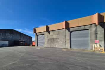 Warehouse with Secure Sealed Yard