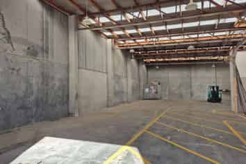 Warehouse with Secure Sealed Yard