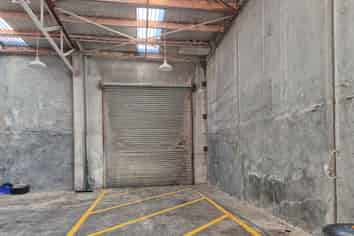 Warehouse with Secure Sealed Yard