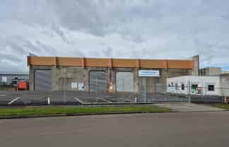 Warehouse with Secure Sealed Yard