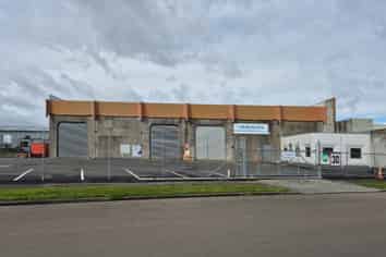 Warehouse with Secure Sealed Yard