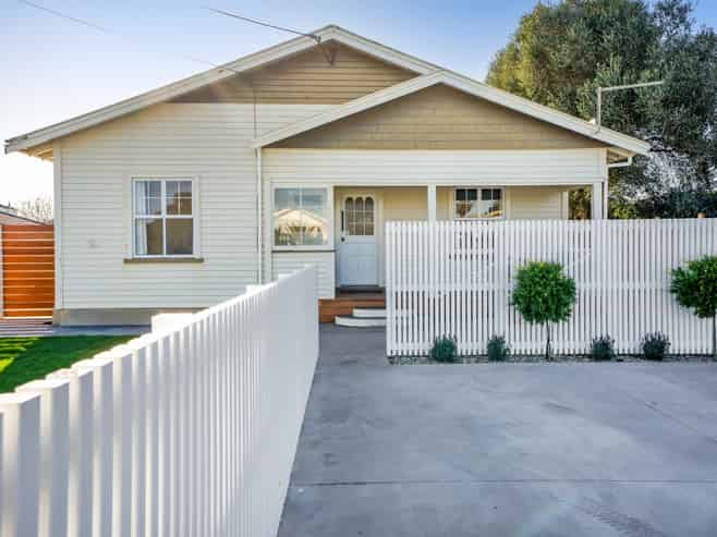 44 Dorset Avenue, Westown
