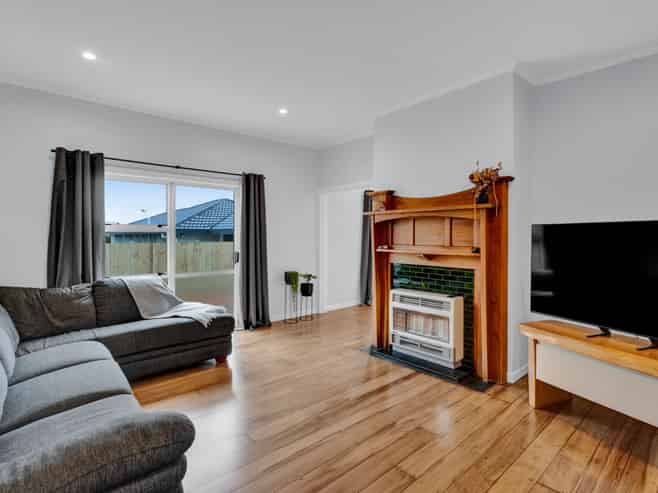 44 Dorset Avenue, Westown