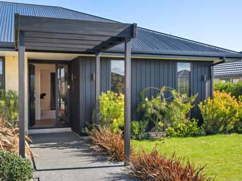 50 Harvard Road, Burleigh