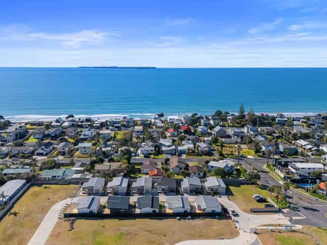 64 Riley Crescent, Papamoa