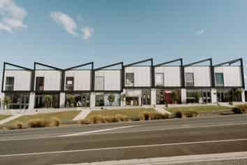 Retail‑Aspect Industrial Unit - 5.00% Gross 