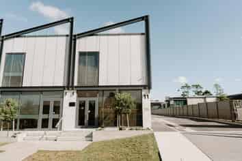 Retail‑Aspect Industrial Unit - 5.00% Gross 