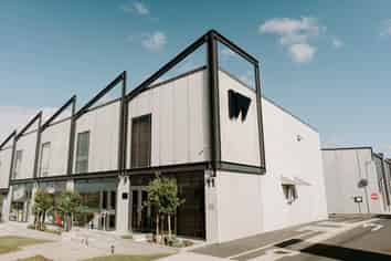 Retail‑Aspect Industrial Unit - 5.00% Gross 