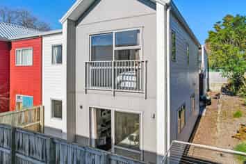 6/16 Hammond Street, Hamilton Central