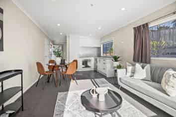 6/16 Hammond Street, Hamilton Central