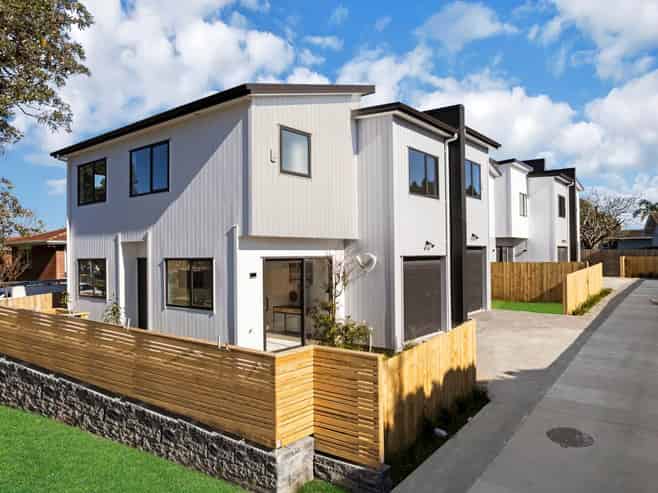 Lot 1-3/13 John Walker Drive, Manurewa