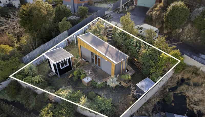 2 Iona Street, Mornington