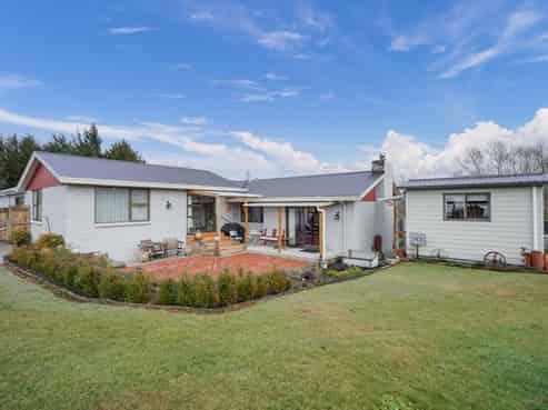 25 Farm Street, Lumsden