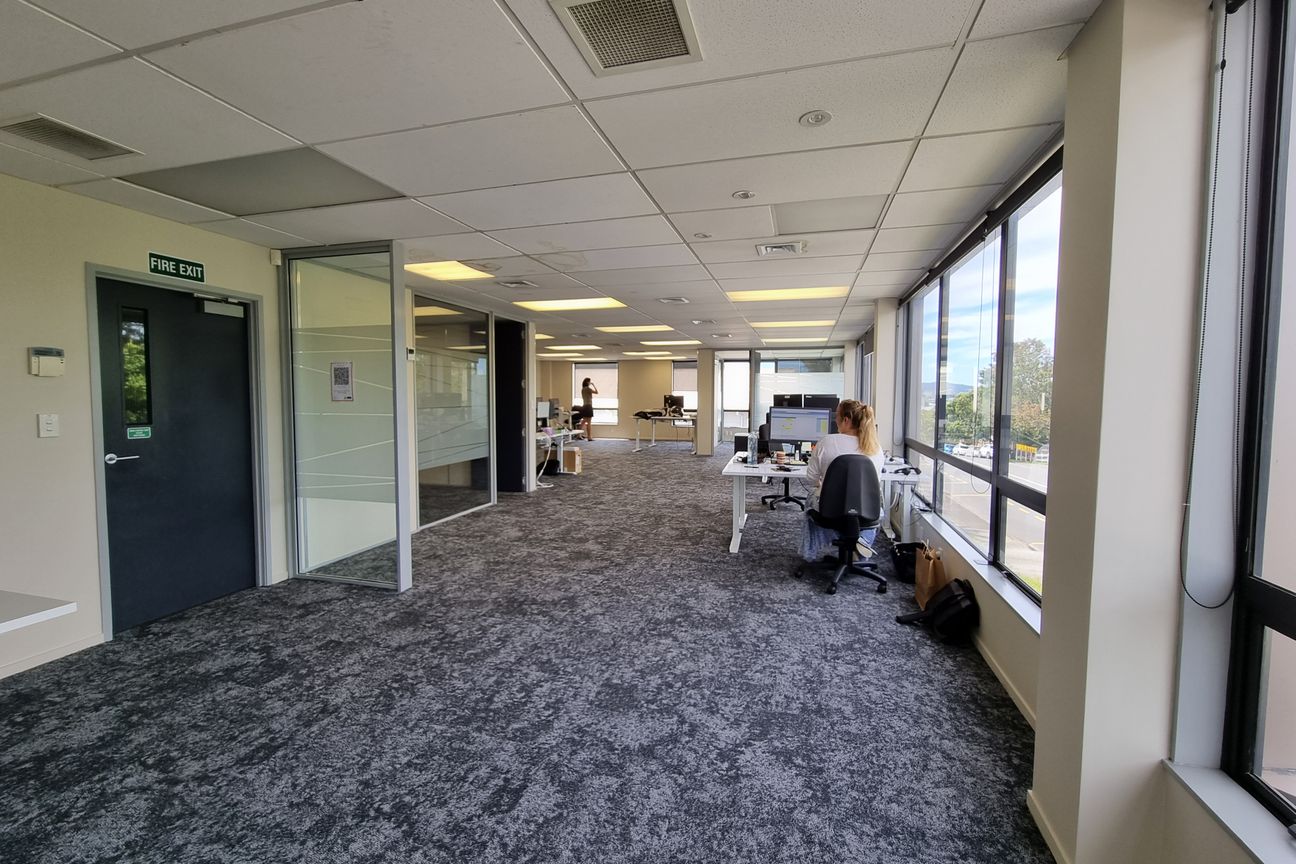 Upmarket Office Space For Lease - Więcej