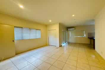 1/5 Carole Crescent, Pakuranga